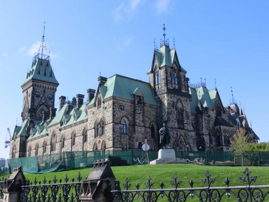 CANADA : OTTAWA : bâtiment annexe au parlement