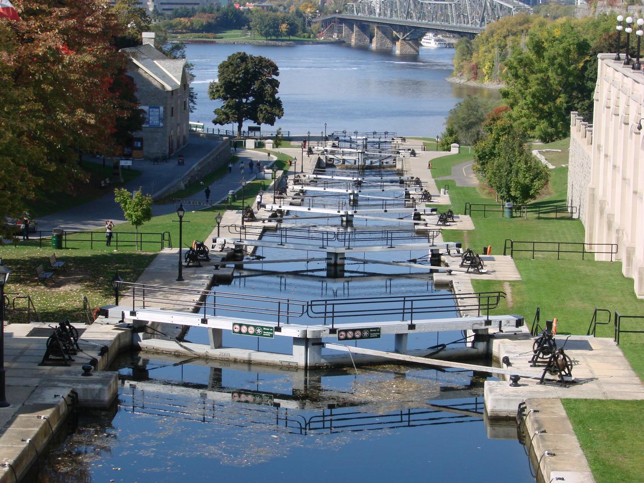 CANADA : OTTAWA : les fameuses écluses du canal Rideau