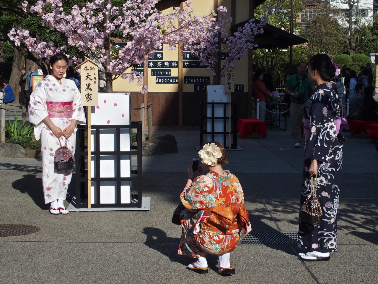 TOKYO : pose photo en habit de geisha à ASAKUSA