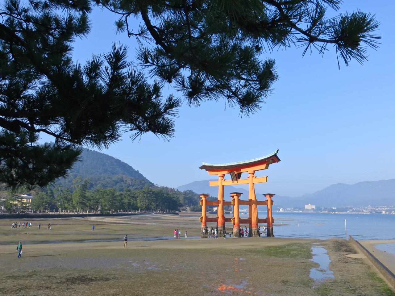 MIYAJIMA : le torii est déjà beau vu de loin