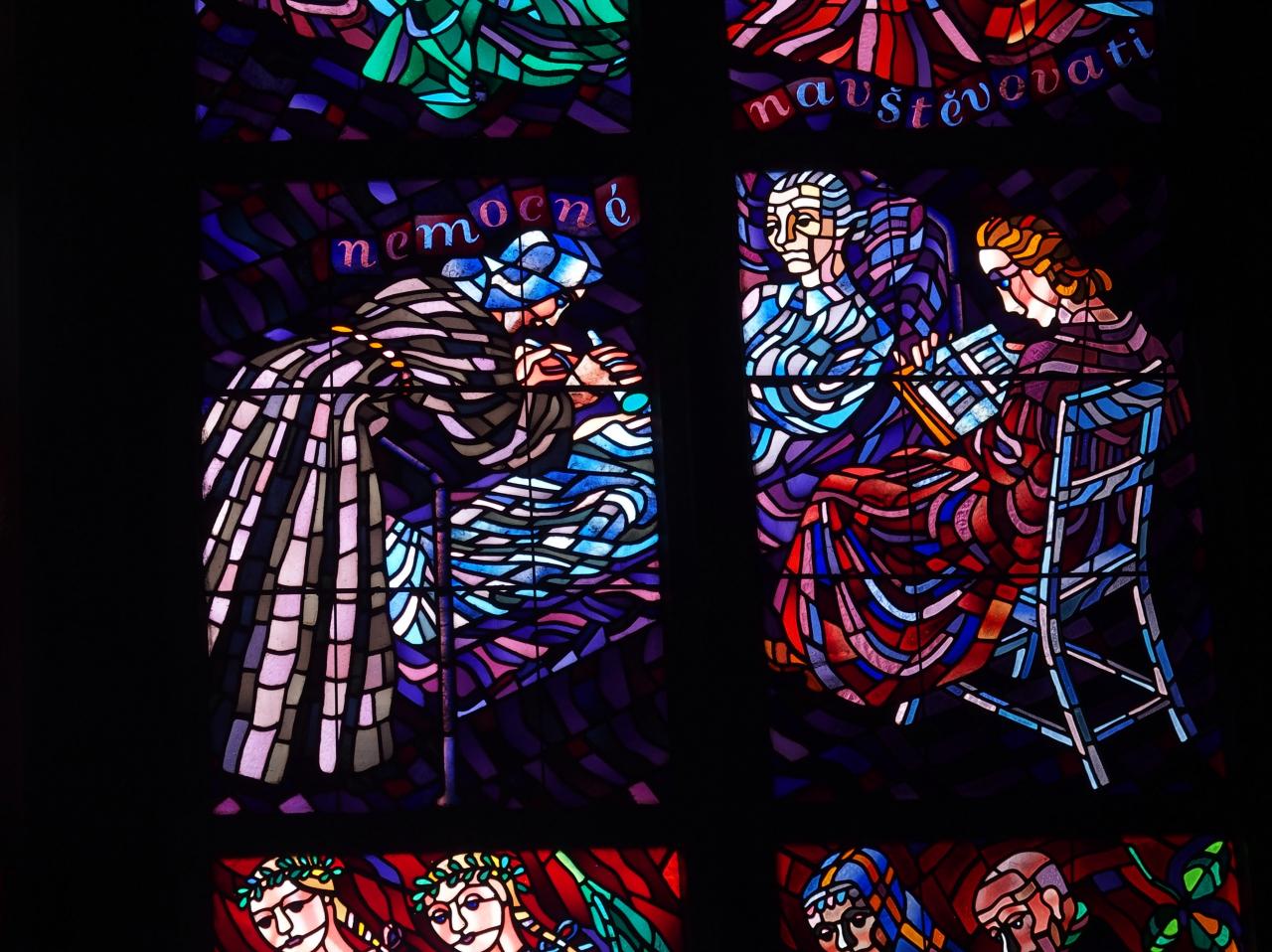 Vitraux dans la cathédrale Saint-Guy