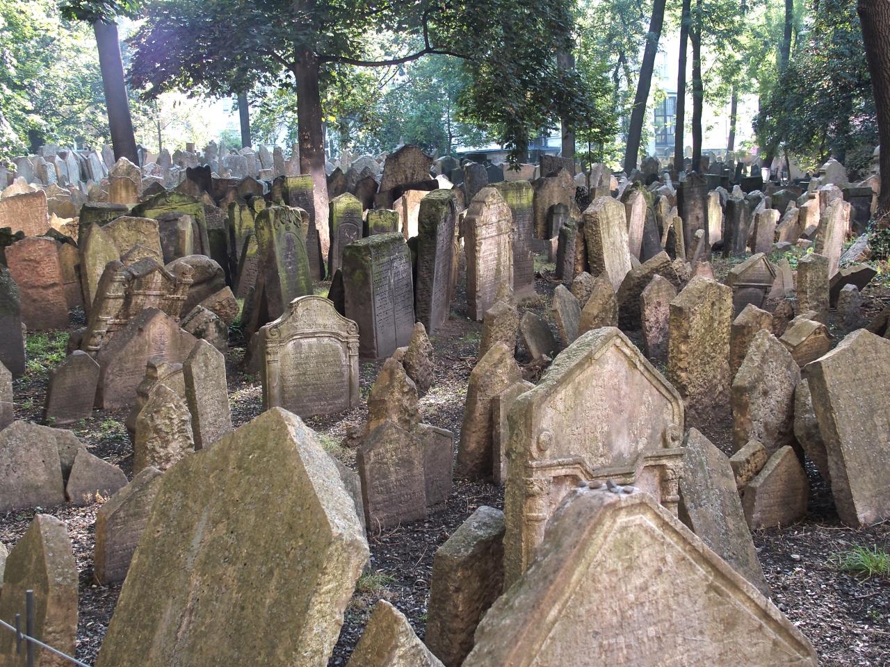 Le vieux cimetière juif