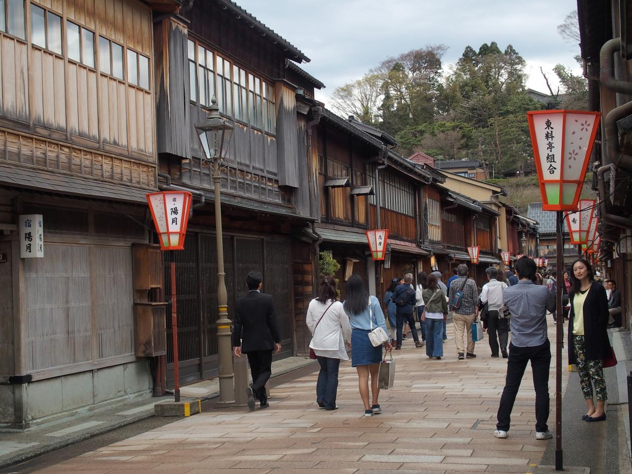KANAZAWA : rue à HIGAHI CHAYA