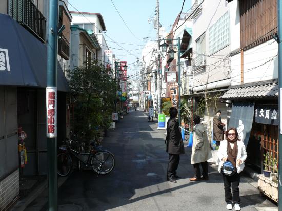Petite rue tranquille à ASAKUSA