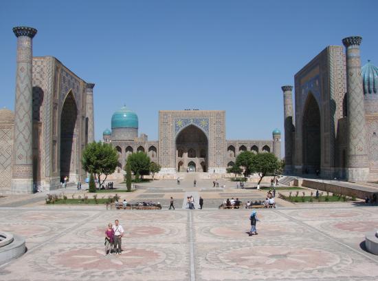 SAMARCANDE : la place du Registan